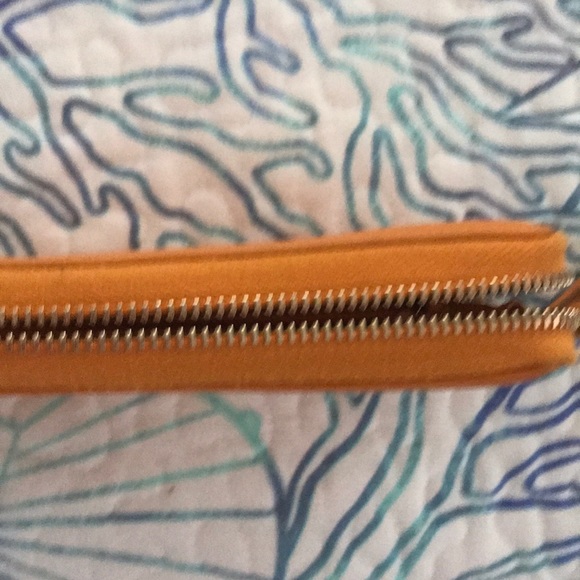 Gucci zip around wallet - Picture 5 of 6